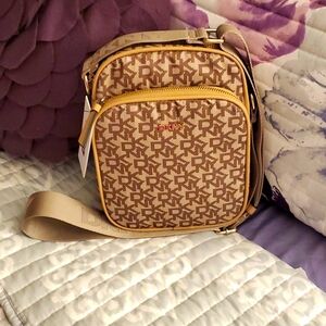 NWT DKNY GIGI  flight ✈️ bag brown and tan
